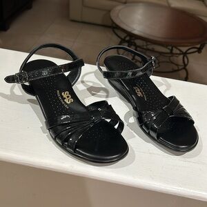 SAS Strippy Quarter Strap Wedge Sandal Size 6.5 W Black H9570493
